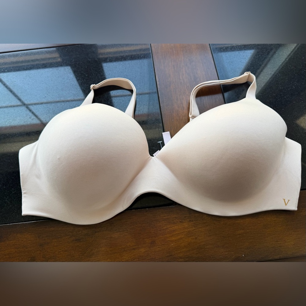 Victoria's Secret Perfect Shape Push Up Bra 42D New without tags smoke pet free - Picture 3 of 6